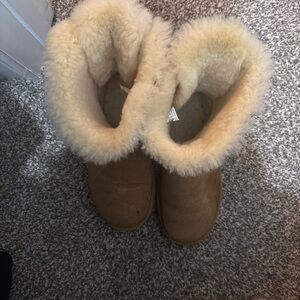 Cozy Tan Shearling Boots